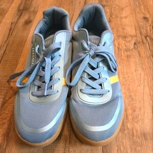 Skechers Air Cooled Memory Foam blue/yellow Womens Size 9